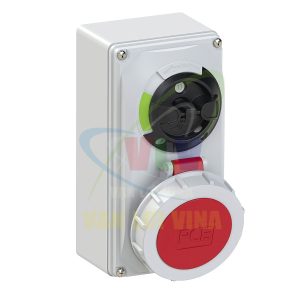 Ổ cắm công nghiệp lắp nổi có kèm công tắc kín nước F61252-6, tải 32A, 5 cực (3P+N+PE), điện áp 400V, Chuẩn kín nước IP67 PCE