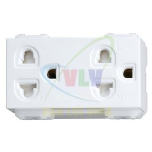Ổ cắm đôi loại 3 chấu WEV1582 có màn che Panasonic